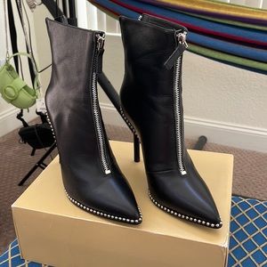 Barely used, boots size 7 women, all leather